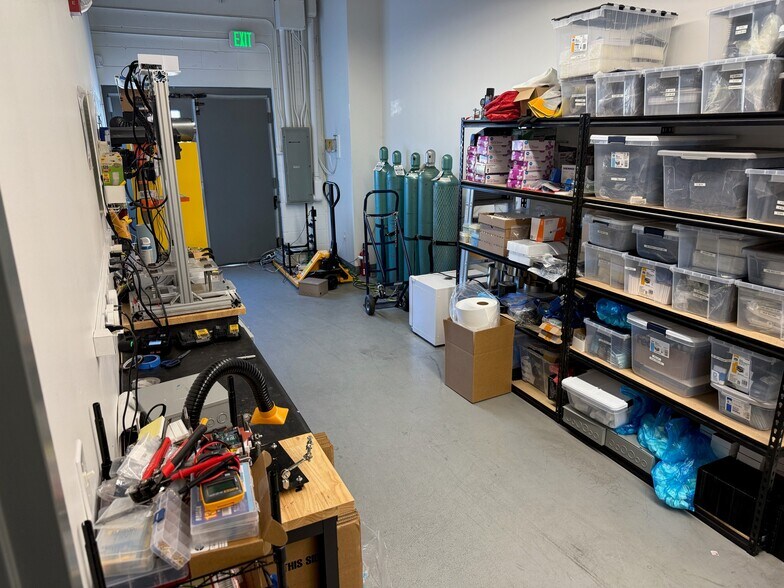 More Photos Of 150 New Boston St, Woburn Research And Development For Lease