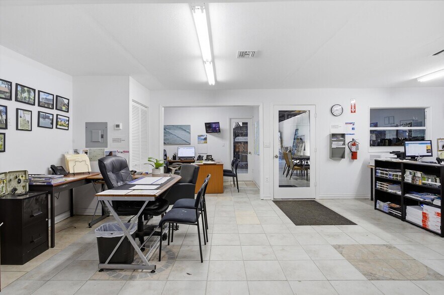 More Photos Of 22790 S Dixie Hwy, Miami Showroom For Lease