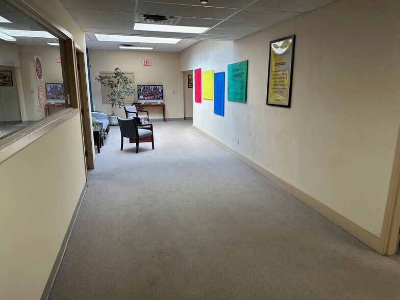 More Photos Of 124 Sheridan Ave, Albany Manufacturing For Sale