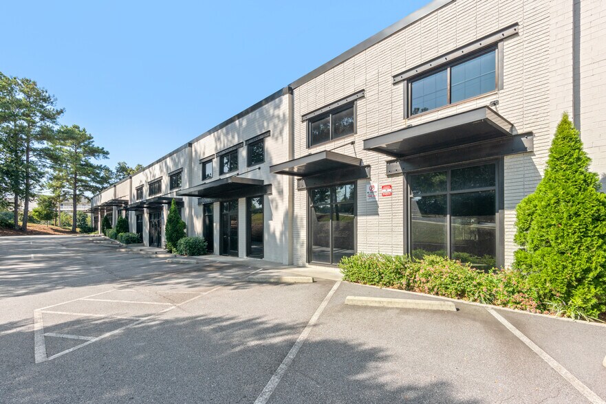 More Photos Of 3586 Pierce Dr NE, Chamblee Office For Lease