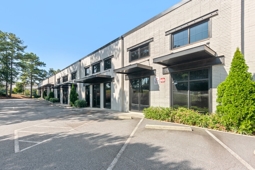 More Photos Of 3586 Pierce Dr NE, Chamblee Office For Sale