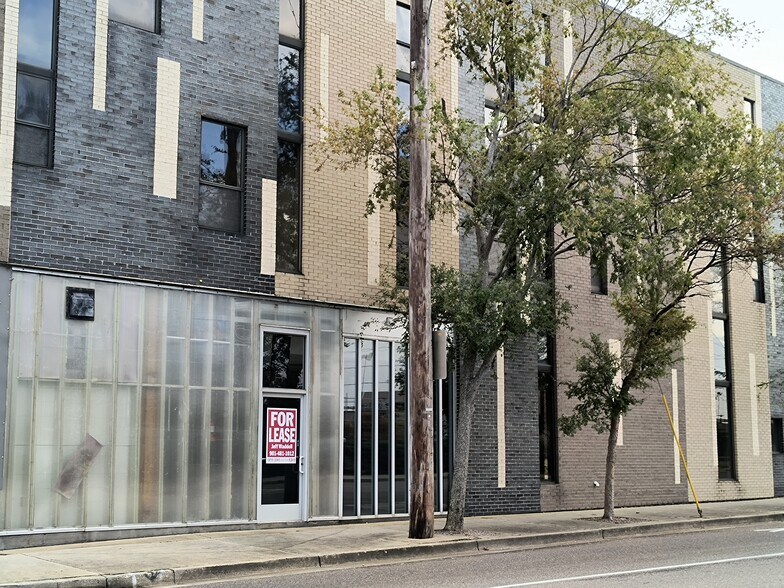 More Photos Of 440 N Front St, Memphis Freestanding For Lease