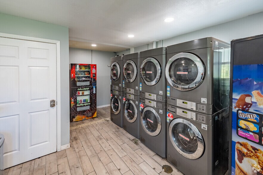 More Photos Of 460 Hale Ave, Brooksville Apartments For Sale