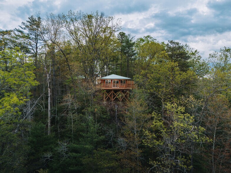 More Photos Of 250 Wood Thrush Lane, Rogers Specialty For Sale