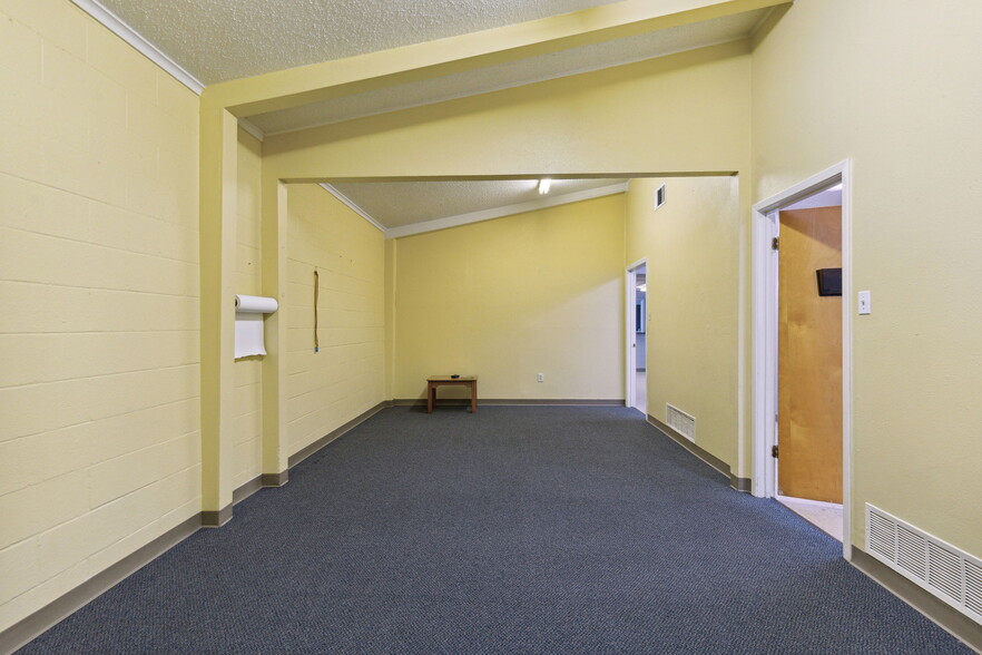 More Photos Of 1919 S Collins St, Arlington Religious Facility For Sale