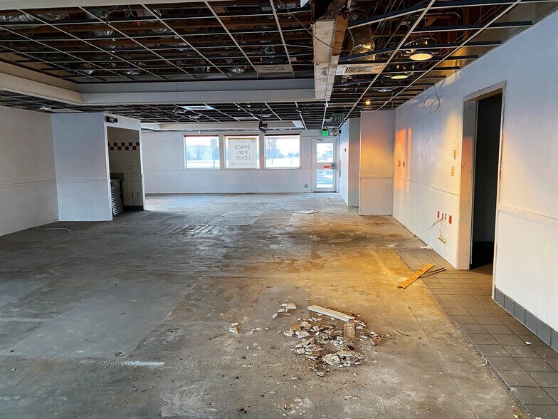 More Photos Of 33785 Van Dyke Ave, Sterling Heights Restaurant For Sale
