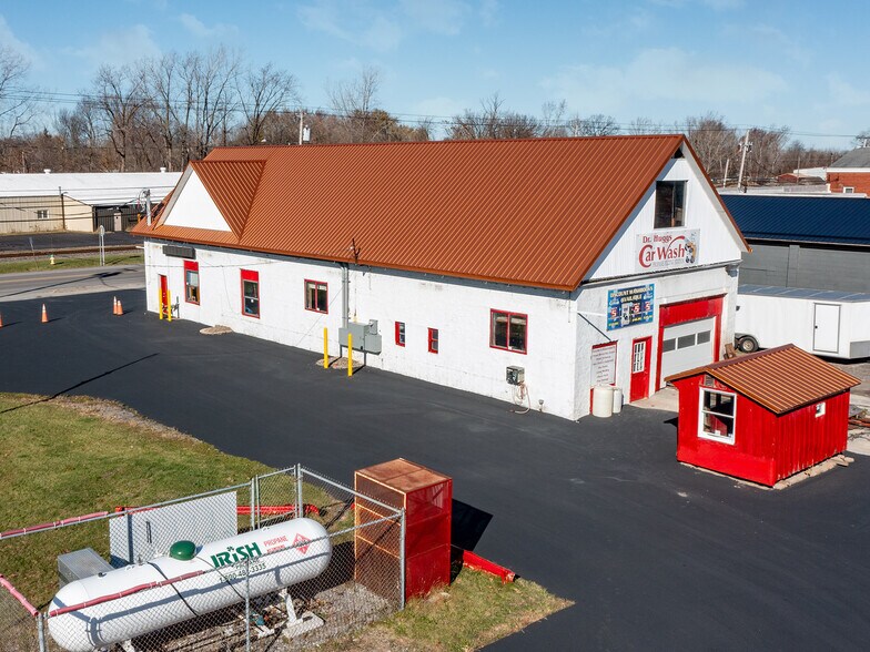 Primary Photo Of 627 Erie Ave, North Tonawanda Carwash For Sale
