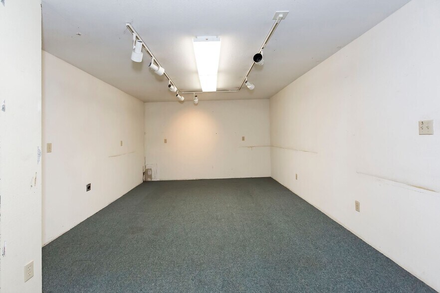 More Photos Of 9654 SE Southworth Dr, Port Orchard Industrial For Lease