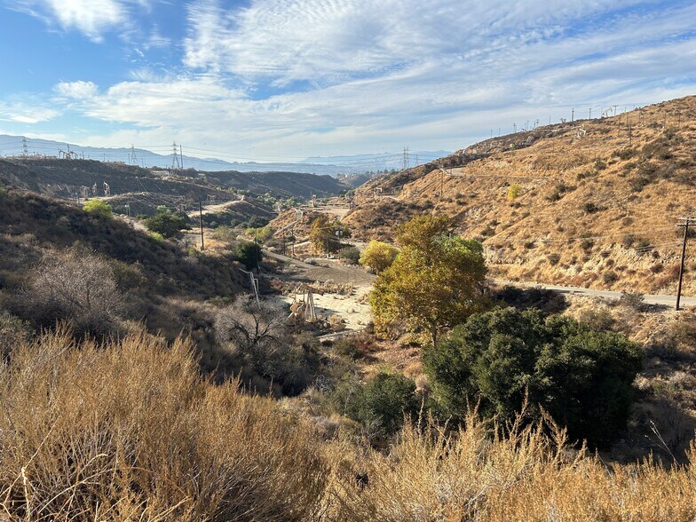 Primary Photo Of 25121 Sierra Hwy, Santa Clarita Land For Sale