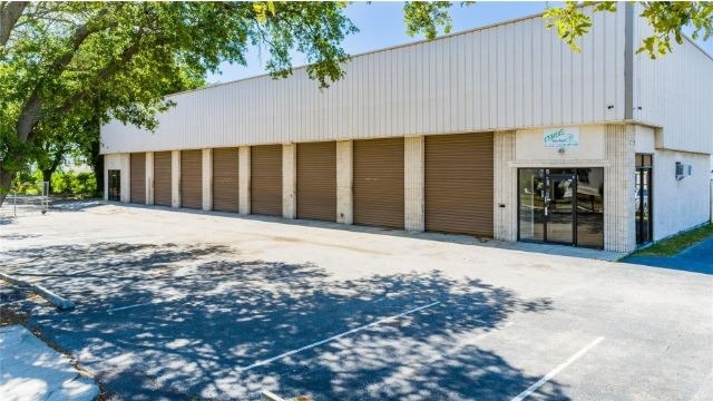 Primary Photo Of 12477 66th Street North, Largo Auto Repair For Sale