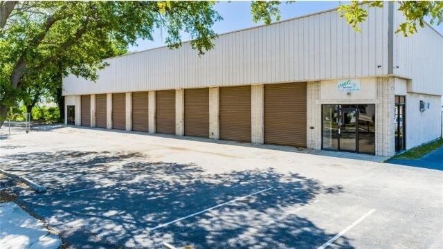 More Photos Of 12477 66th Street North, Largo Auto Repair For Lease
