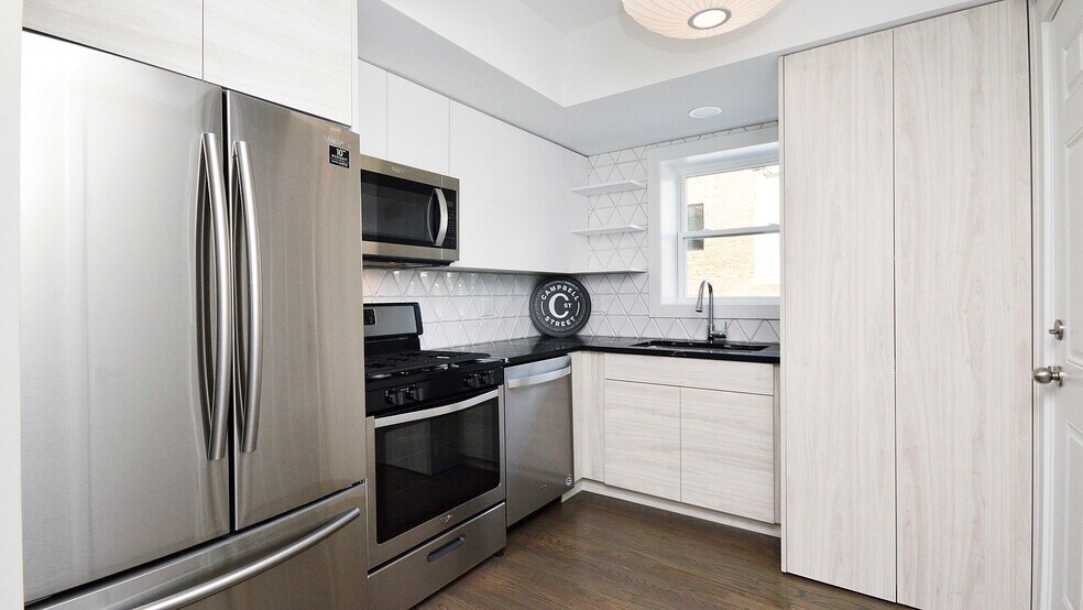 More Photos Of 3124 N Broadway, Chicago Storefront Retail Residential For Sale