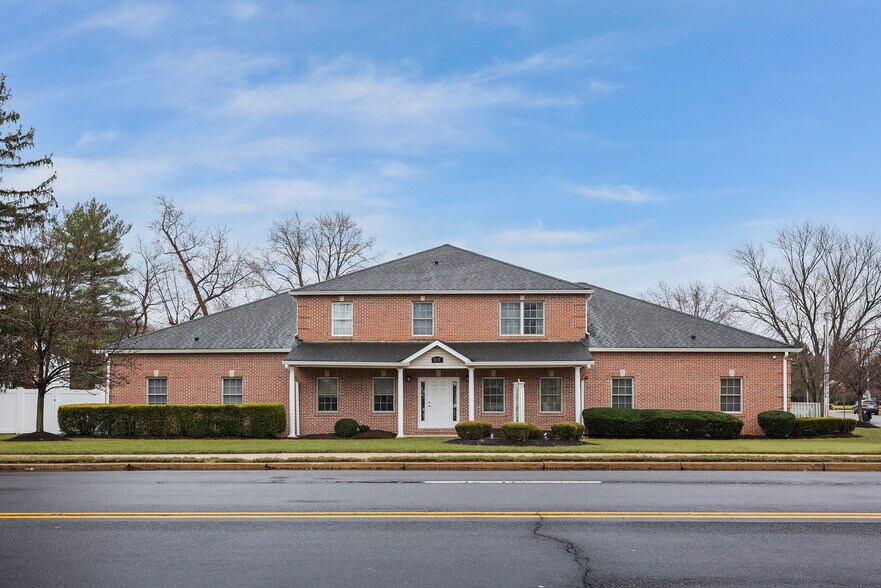 More Photos Of 551 Newman Springs Rd, Lincroft Office Residential For Lease