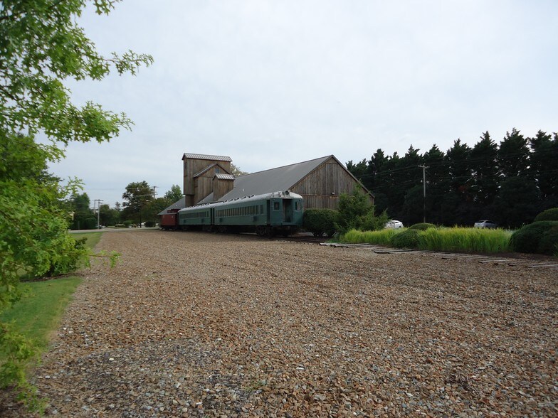 More Photos Of 400 S Cross St, Chestertown Office For Lease