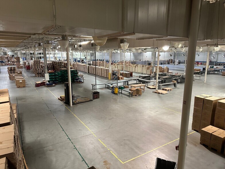 More Photos Of 4245 International Blvd, Norcross Industrial For Sale