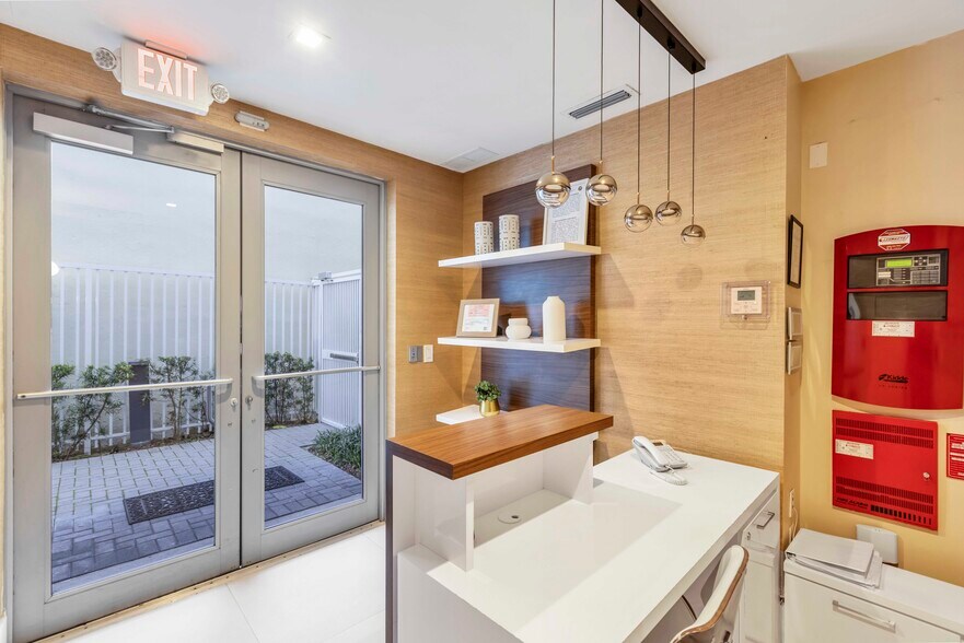 More Photos Of 538 Meridian Ave, Miami Beach Hospitality For Sale