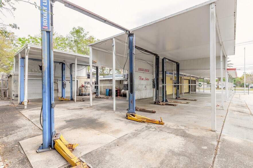 More Photos Of 82 N Yonge St, Ormond Beach General Retail For Sale