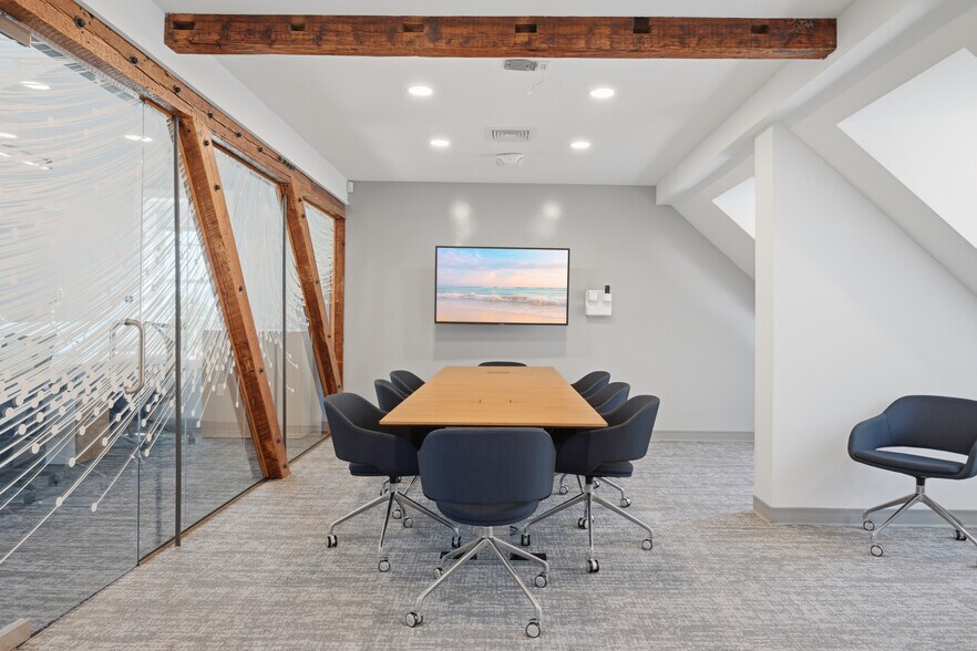 More Photos Of 40-42 Bank St, New London Storefront Retail Office For Lease