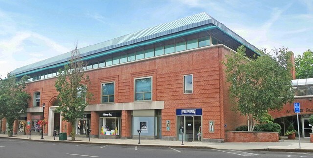 More Photos Of 200 Greenwich Ave, Greenwich Office For Lease