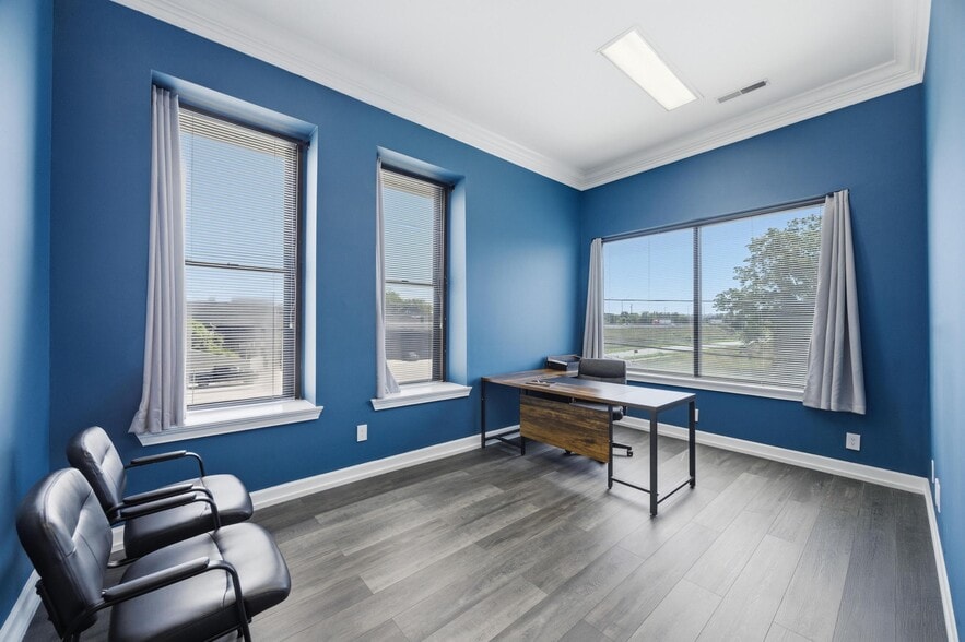 More Photos Of 2401 Broad Street, Chattanooga Office For Sale