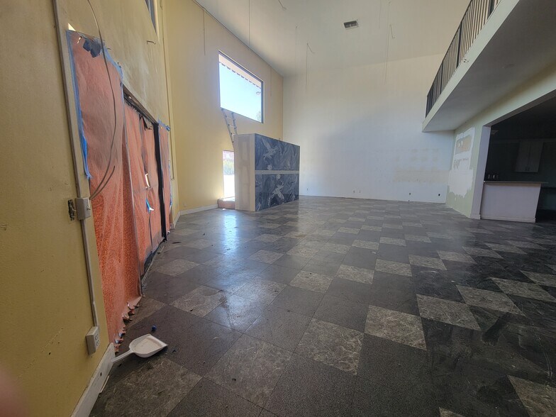 More Photos Of 2101 Pacific Coast Hwy, Lomita Storefront Retail Office For Lease