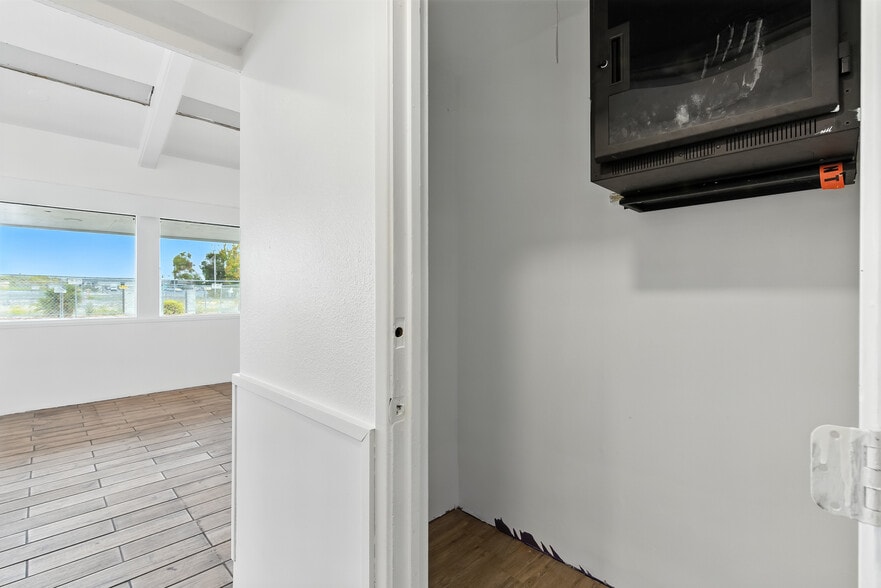 More Photos Of 4355 Sonoma Blvd, Vallejo Restaurant For Sale