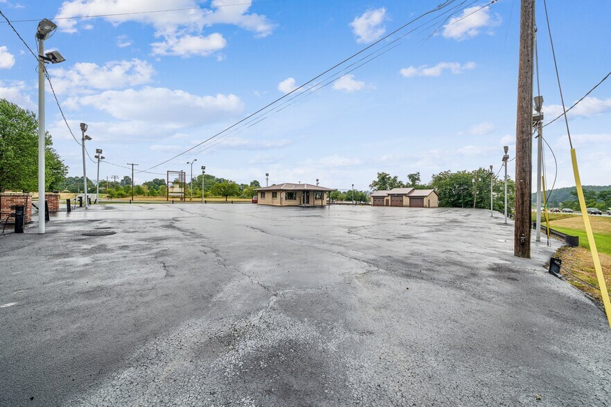 More Photos Of 123 Crossroads Rd, Scottdale Light Distribution For Sale