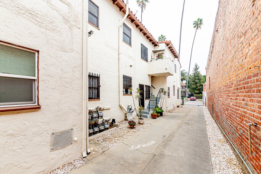 More Photos Of 1251 S Wilton Pl, Los Angeles Apartments For Sale