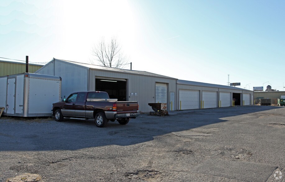 More Photos Of 34 N Lakewood Ave, Tulsa Unknown For Lease