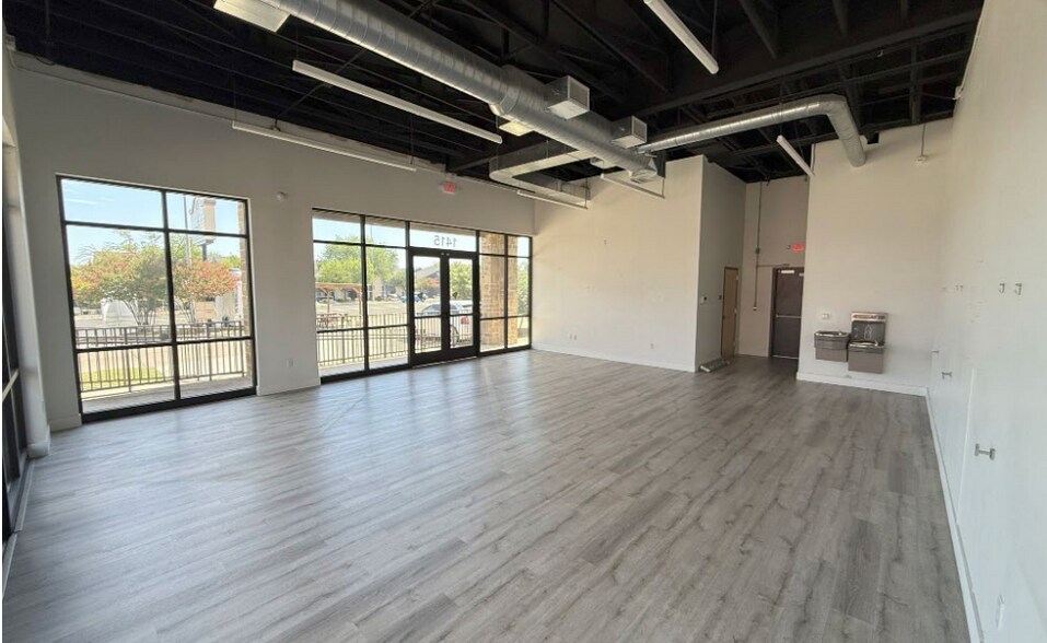 More Photos Of 1415 W William Cannon Dr, Austin Freestanding For Lease