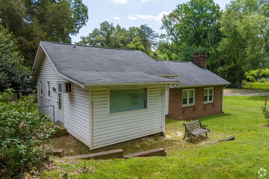 More Photos Of 14401 Pine Ln, Woodbridge Warehouse For Sale