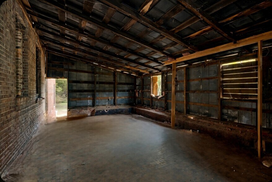 More Photos Of 305 S Orange Ave, Eufaula Industrial For Sale