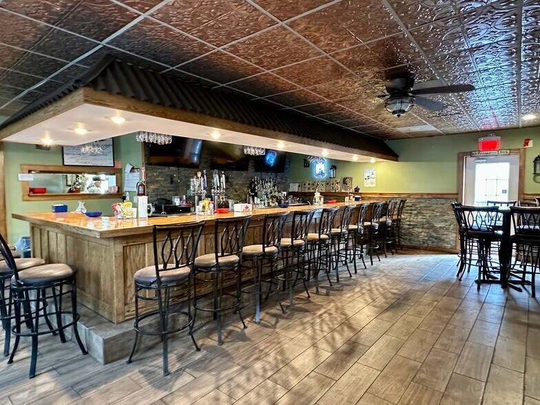 More Photos Of 324 W Broadway Ave, Fulton Storefront Retail Residential For Sale