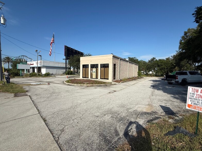 More Photos Of 209 S Cocoa Blvd, Cocoa Fast Food For Lease