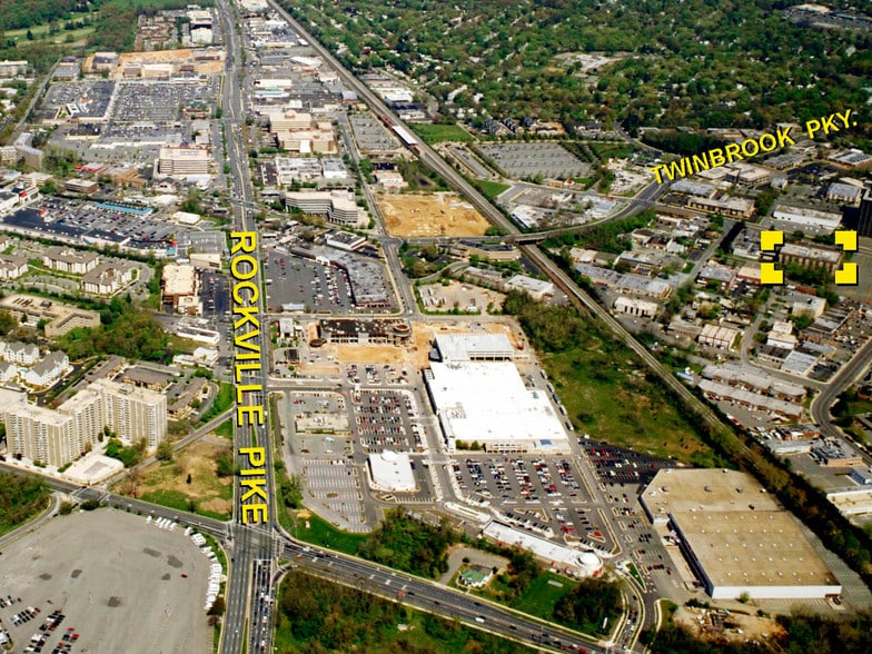 More Photos Of 5706-5712 Frederick Ave, Rockville Warehouse For Lease