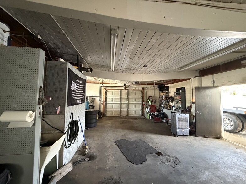 More Photos Of 321 E 200 S, Clearfield Service For Sale