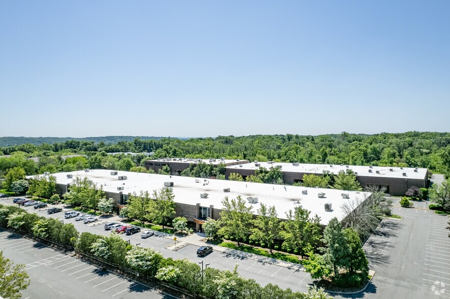 More Photos Of 90 Boroline Rd, Allendale Light Manufacturing For Lease