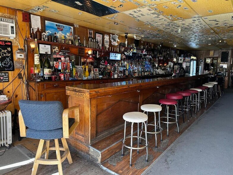 More Photos Of 190 Commercial St, Portola Bar For Sale