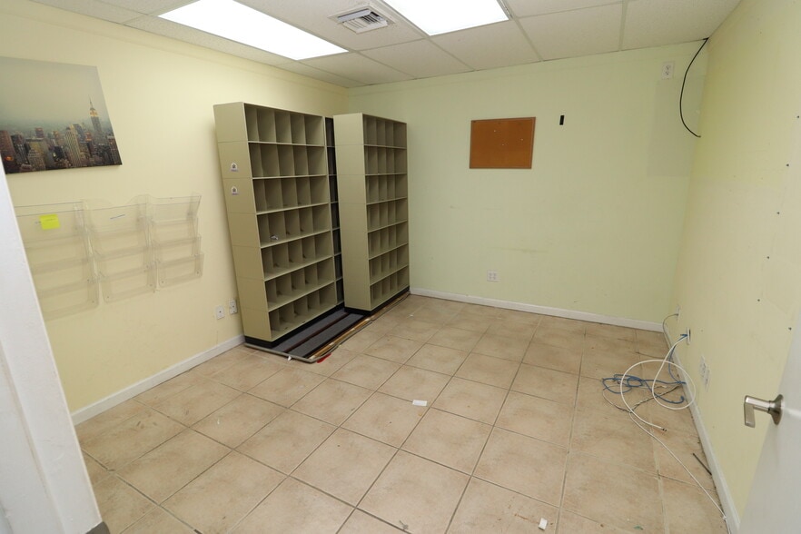 More Photos Of 6731-6765 Sunset Strip, Sunrise General Retail For Sale