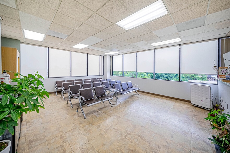 More Photos Of 980 Atlantic Ave, Long Beach Medical For Sale