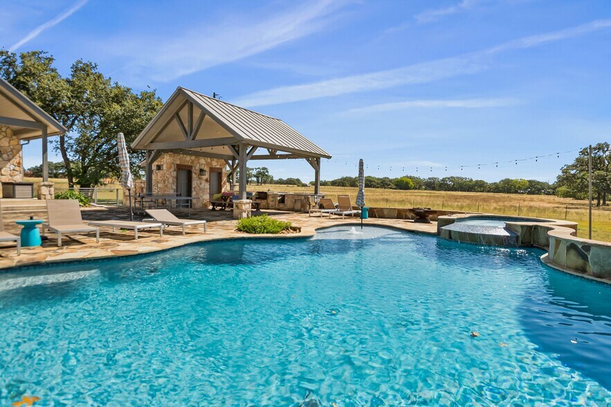 More Photos Of 5+ Old Fredericksburg Rd, Boerne Land For Sale