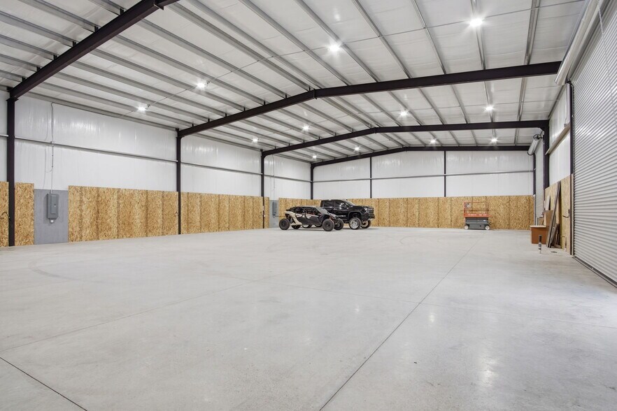 More Photos Of 8217 Lander Ave, Hilmar Flex For Lease