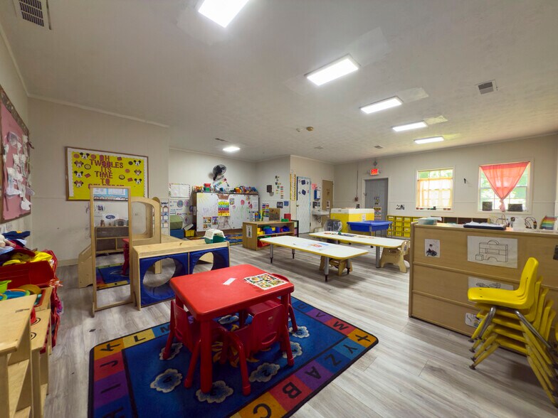More Photos Of 4518 Covington Hwy, Decatur Daycare Center For Sale