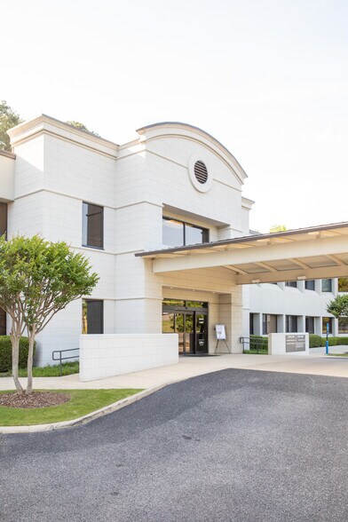 More Photos Of 200 Montgomery Hwy, Birmingham Office For Lease