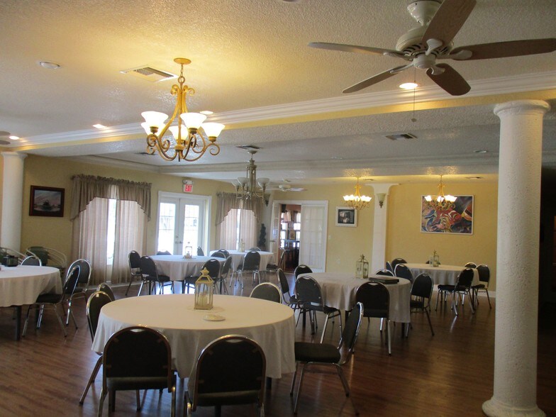 More Photos Of 901 Avenue D, Fort Pierce Restaurant For Lease