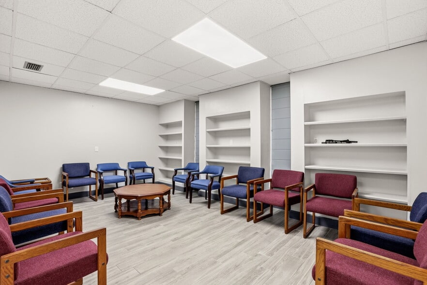 More Photos Of 901 N Grove St, Eustis Medical For Sale