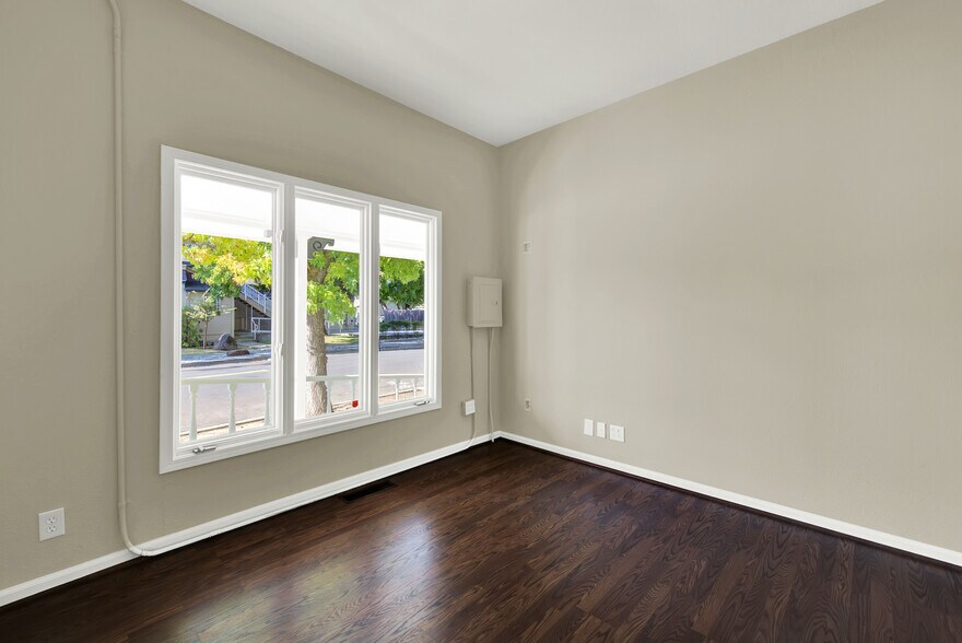 More Photos Of 354 Cernon St, Vacaville Office For Sale