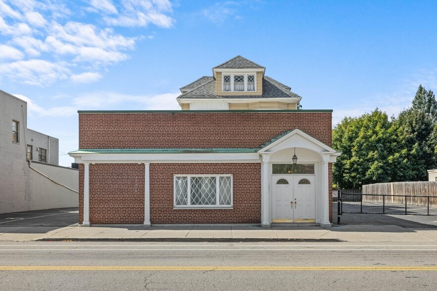 Primary Photo Of 1975 Seneca St, Buffalo Office For Sale