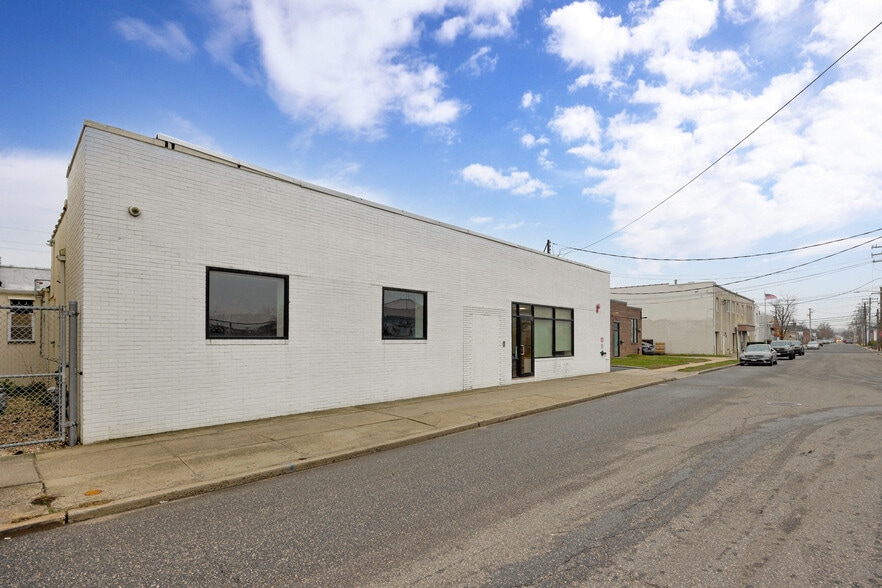 More Photos Of 169 Liberty Ave, Mineola Office For Sale