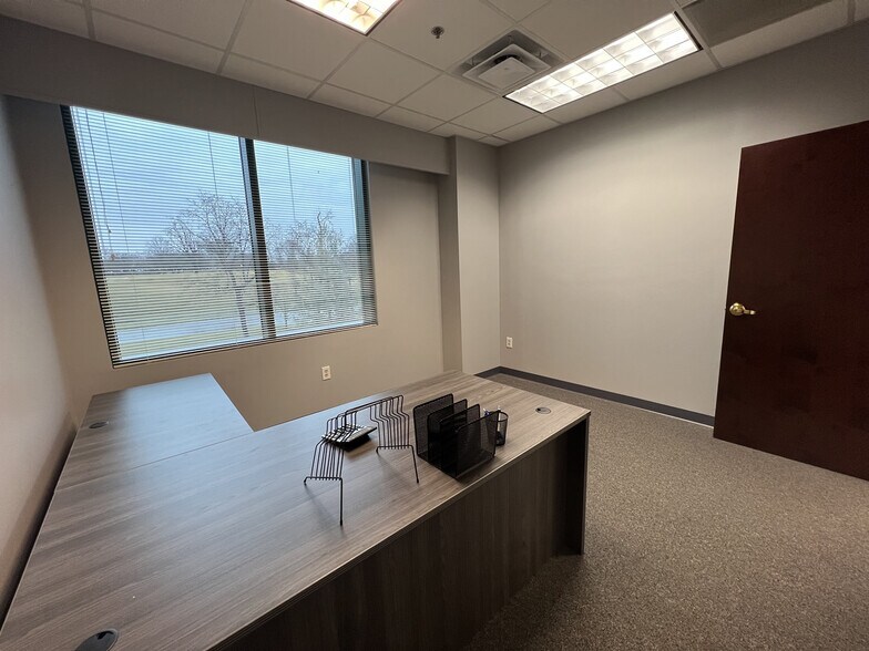 More Photos Of 19415 Deerfield Ave, Lansdowne Medical For Lease